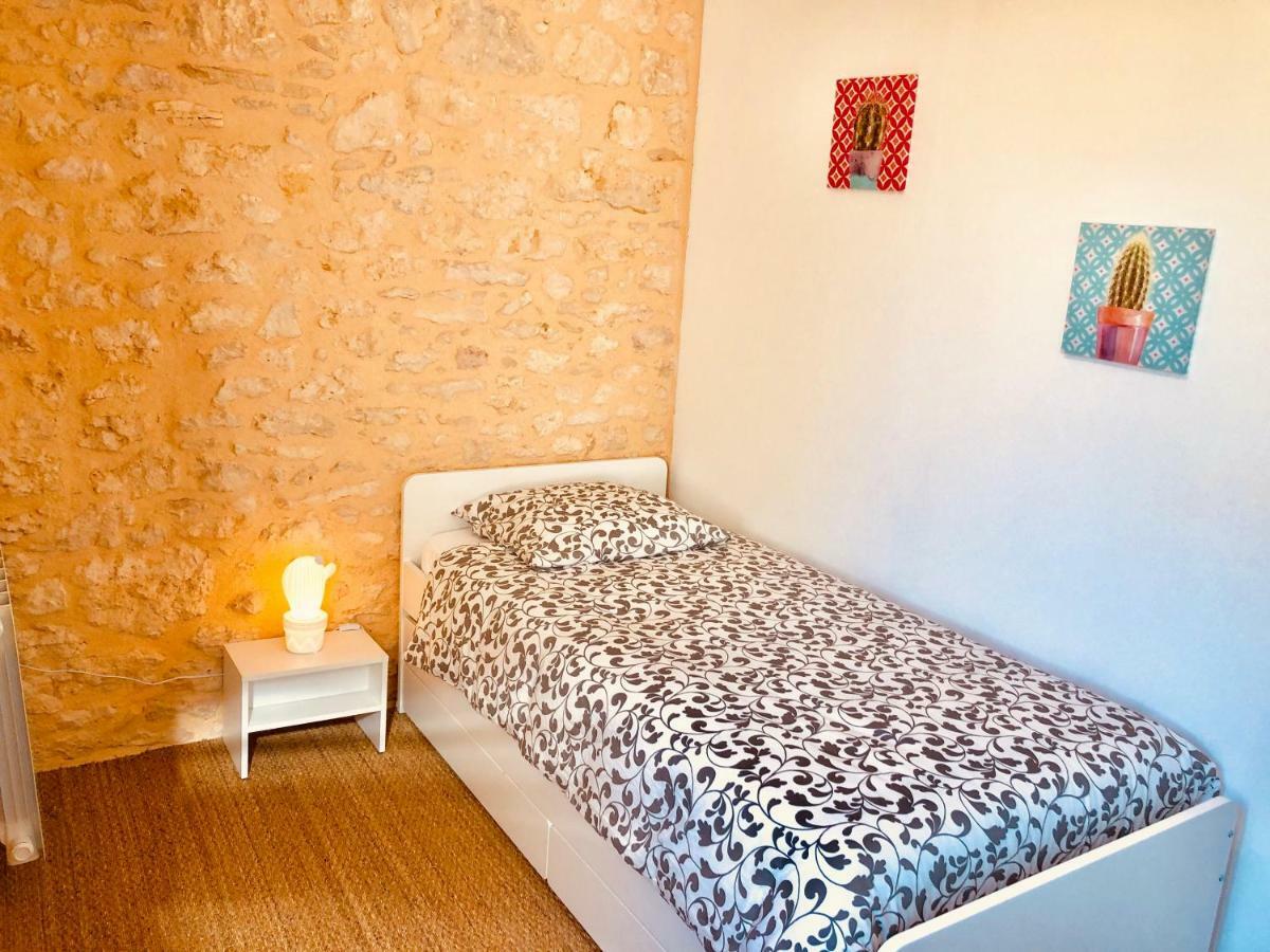 Holiday home Les Pierres De Tiphaine Montignac-Lascaux